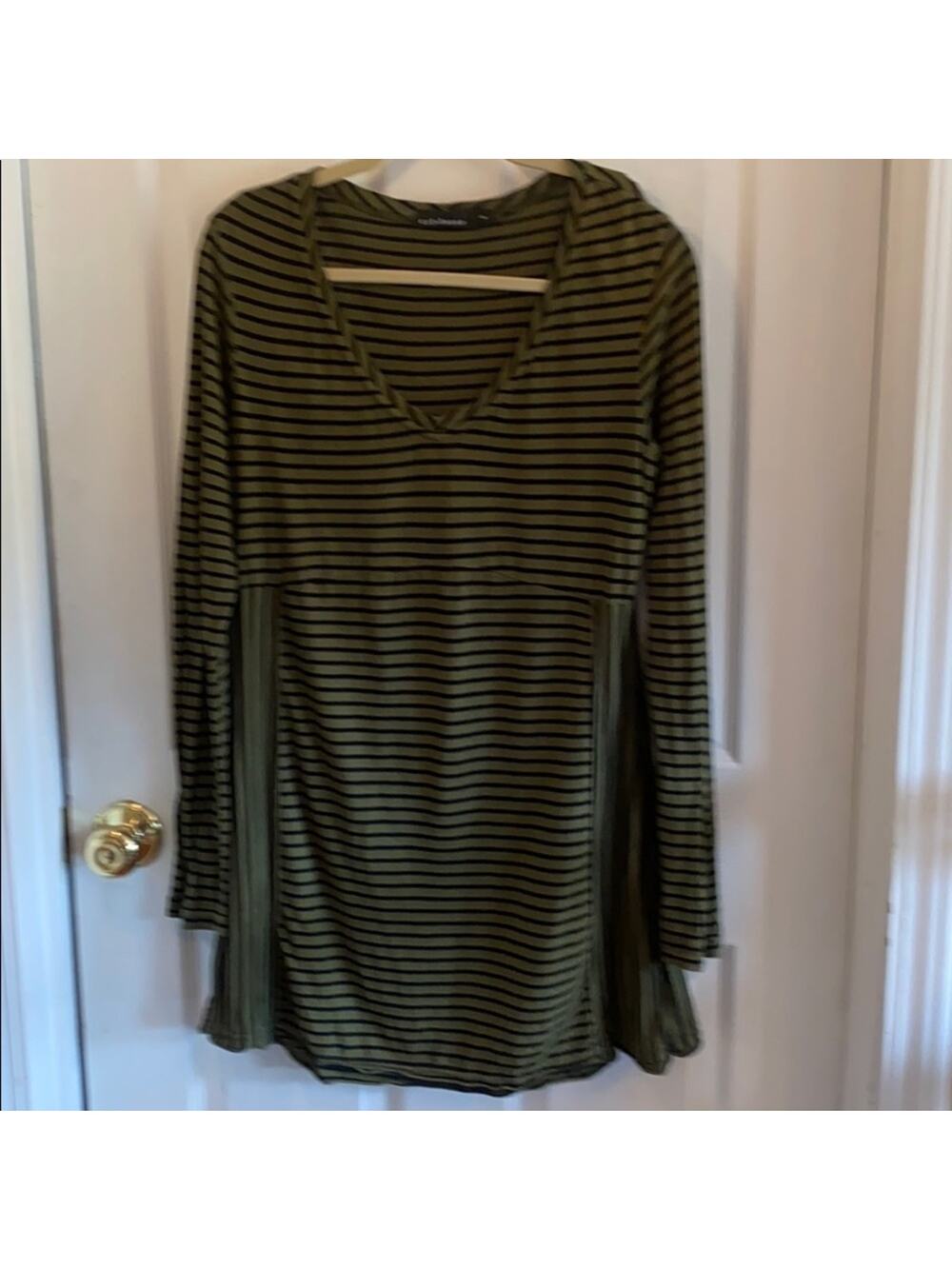 Cut loose cotton blend women’s size small striped top